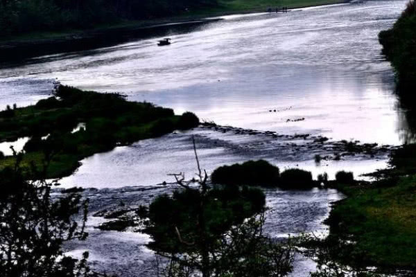 贵州施洞之旅,西江千户苗寨黄果树小七孔三日游