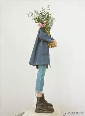 别忘了,曾经的你也饱含热泪为她们高歌铿锵玫瑰……