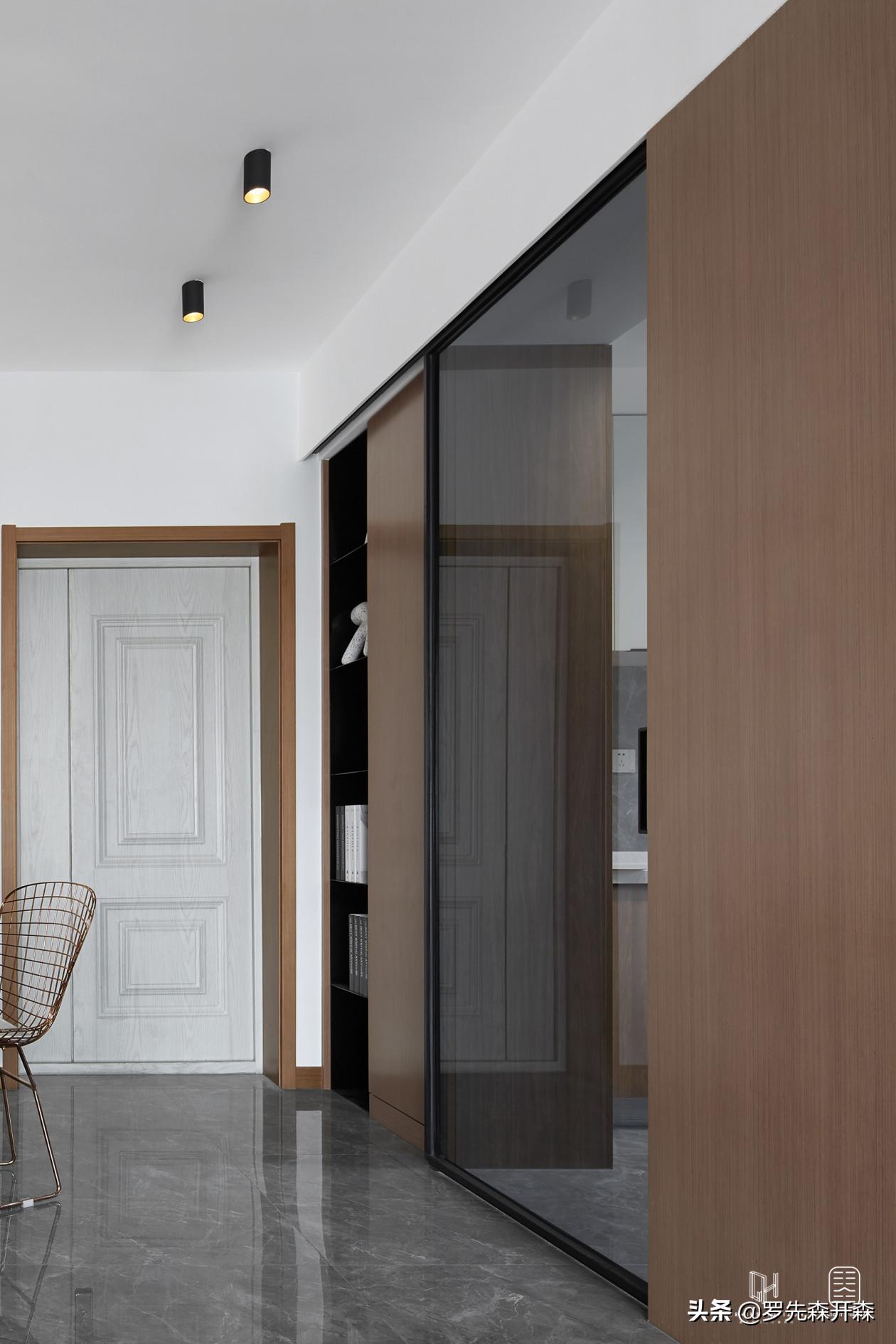 抛弃华丽的套路，以极简的走心唤醒柔情