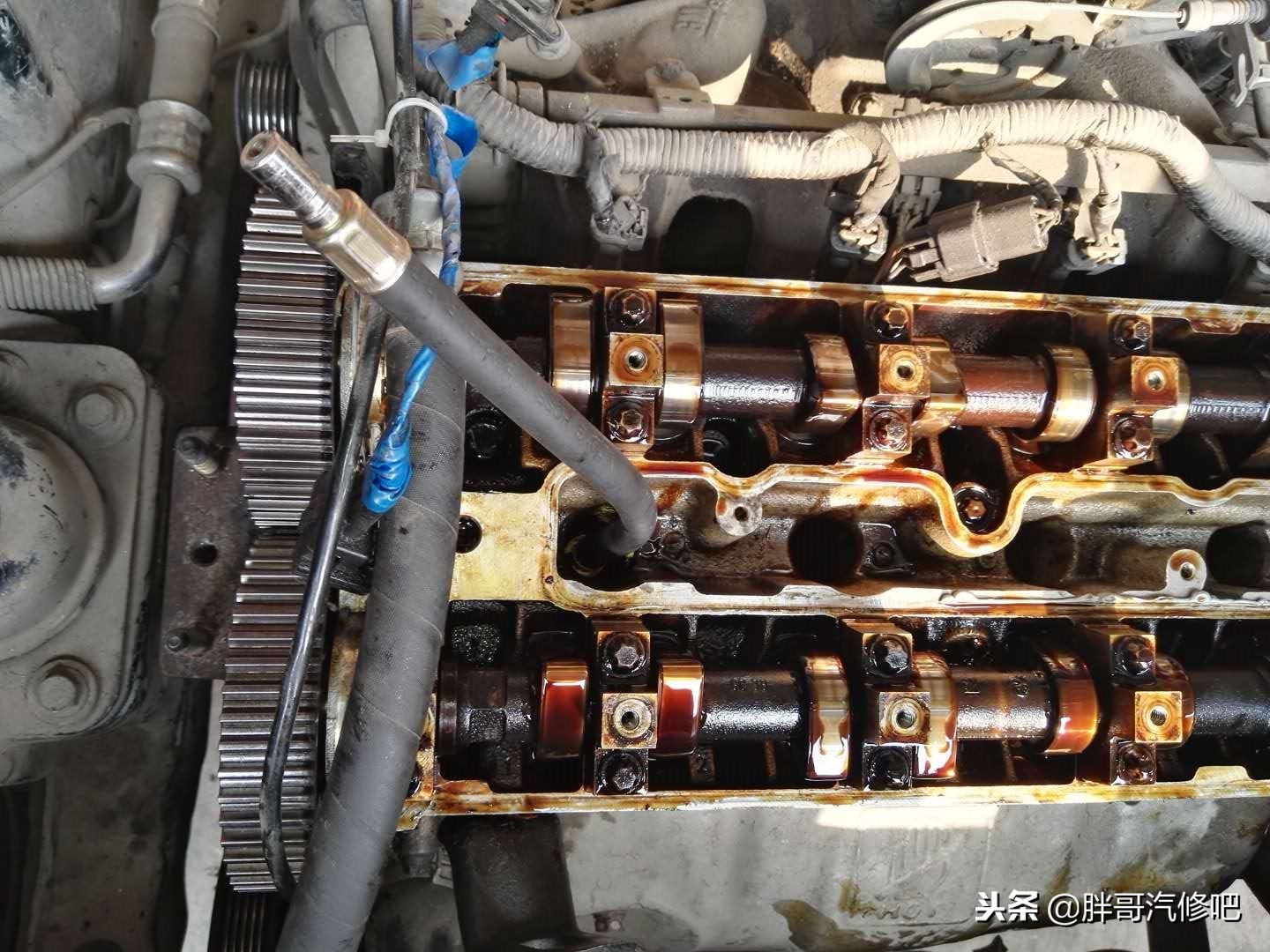 水泵结冰,水泵冻裂导致防冻液进入发动机里