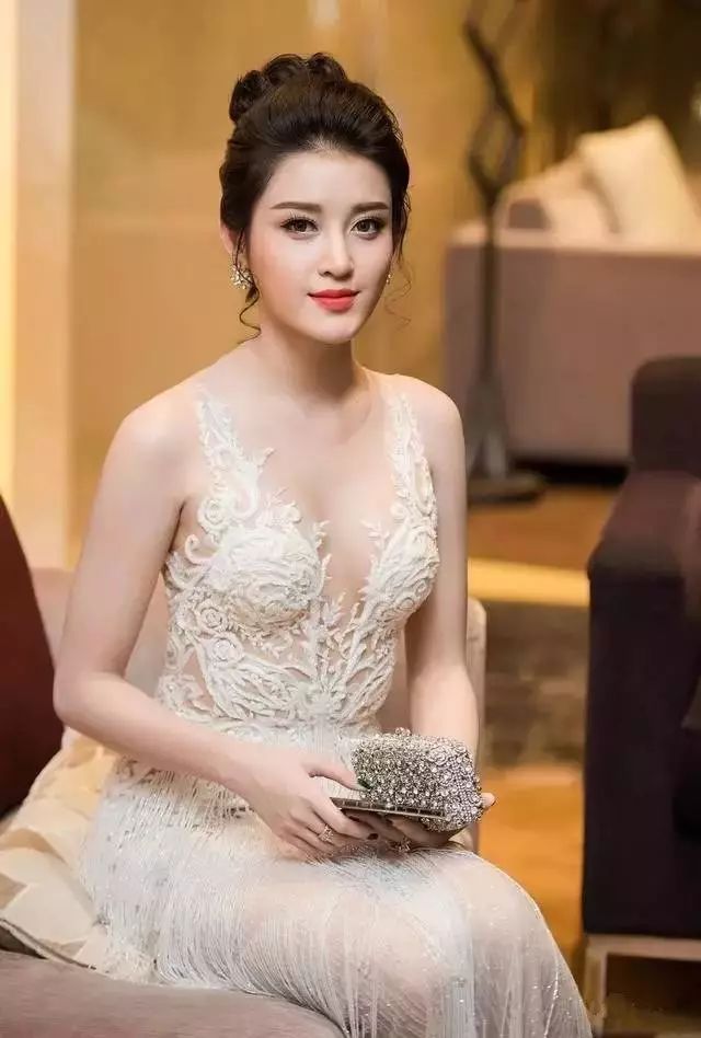 越南国宝级第一美女倾国倾城,倾国倾城越南第一美人