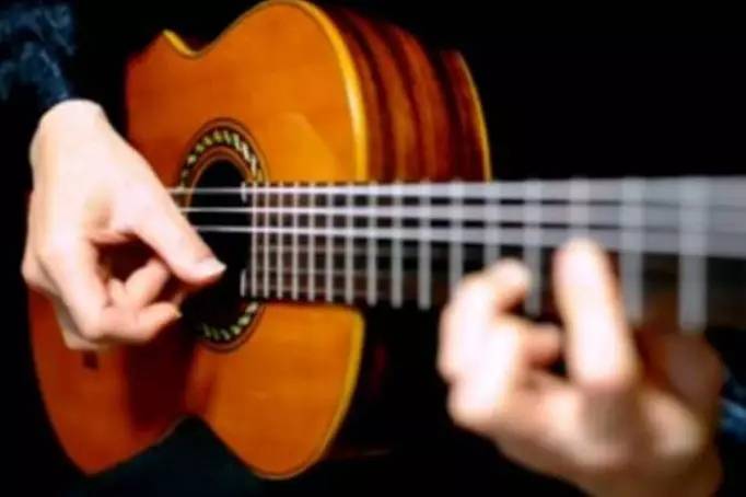 如何简述吉他的发展历史,吉他的历史起源及简介图片