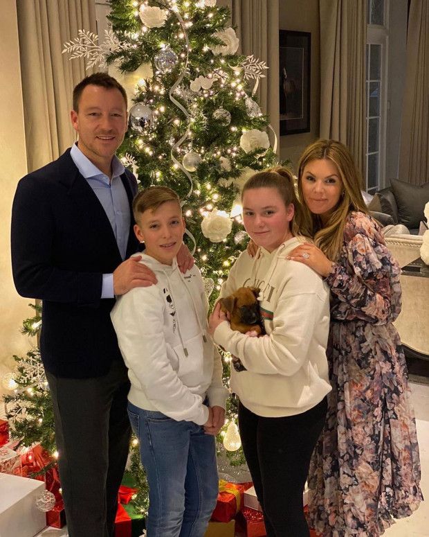 梅西去c罗家做客,梅西在阿根廷家里吃烤肉