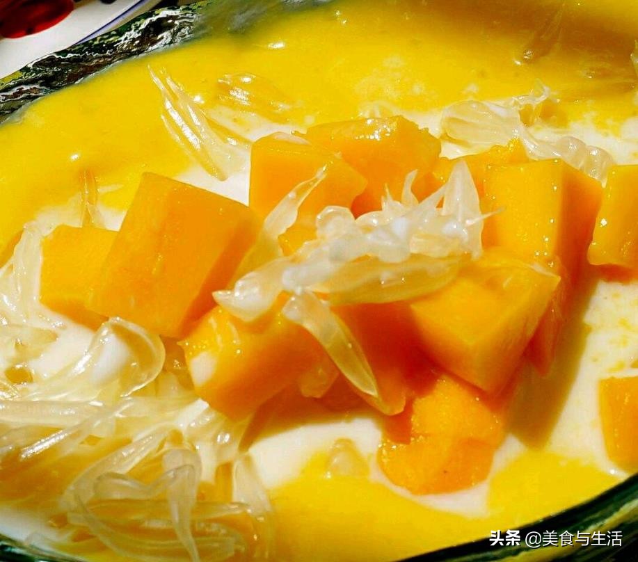 在香港吃港式甜品，无论男女老少，都会吃到饱