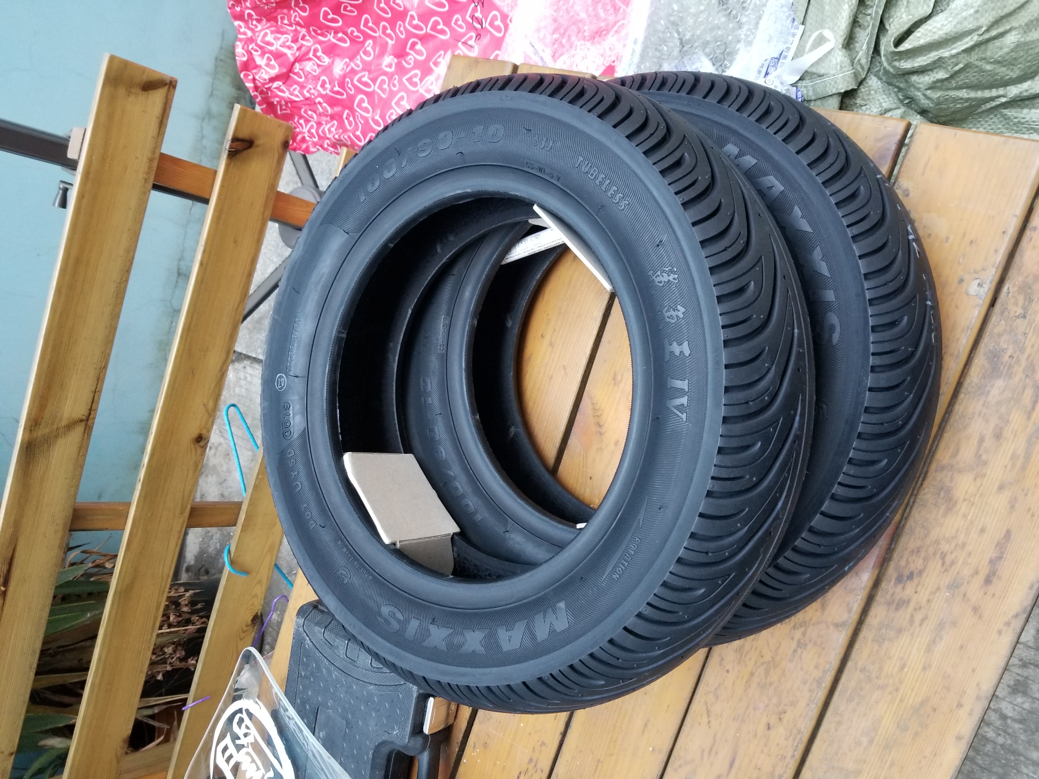 本田裂行125换后轮胎全过程,本田裂行125换轮胎要多少钱