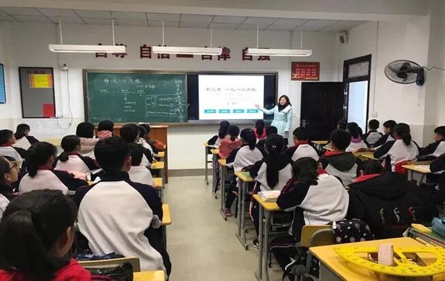 坚守教育初心当学生引路人,坚守教师初心做学生的引路人征文