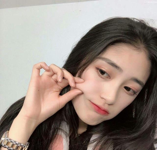 瓜子脸女生属于什么型,瓜子脸代表什么性格