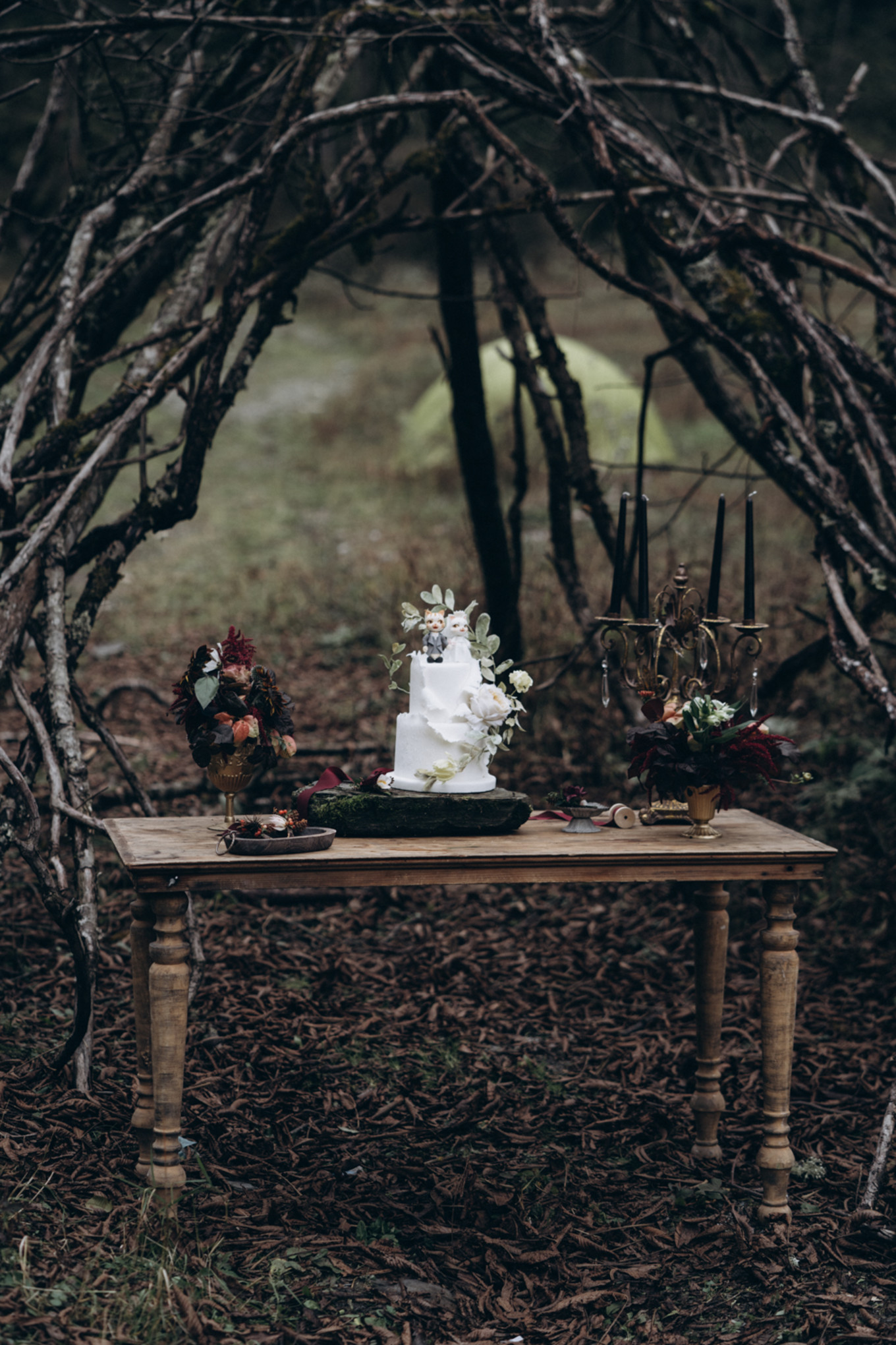 我们带上婚纱，去与世隔绝的山中办了一场绝世婚礼