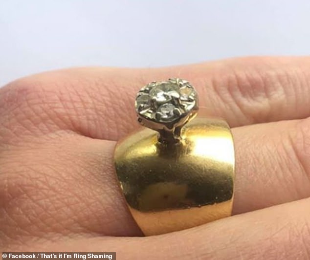 美国女子晒出心爱传家宝订婚戒指，被网友嘲笑是挤出来的蛋黄酱