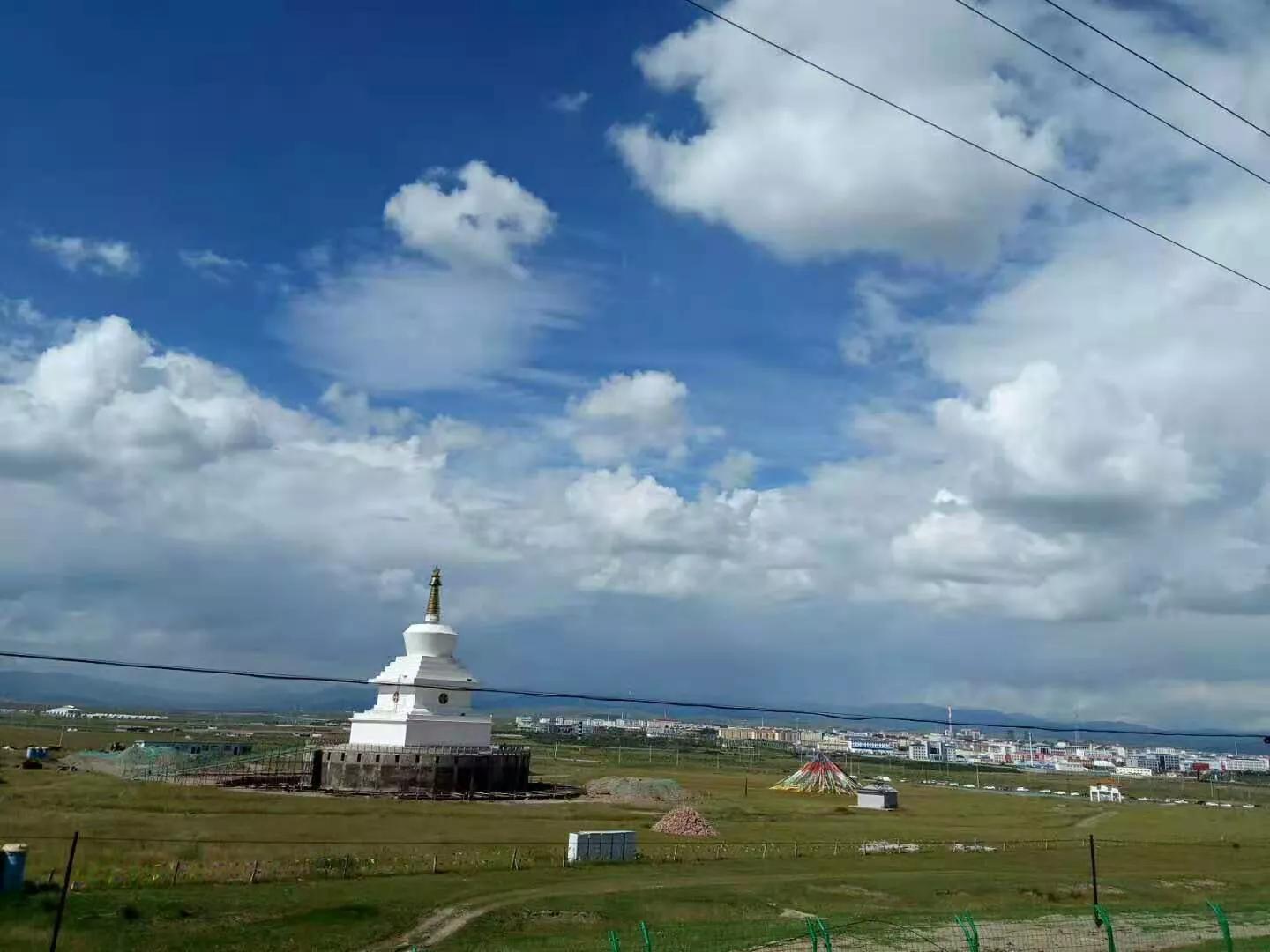 去青海湖的路上,青海湖的达玉部落咋样