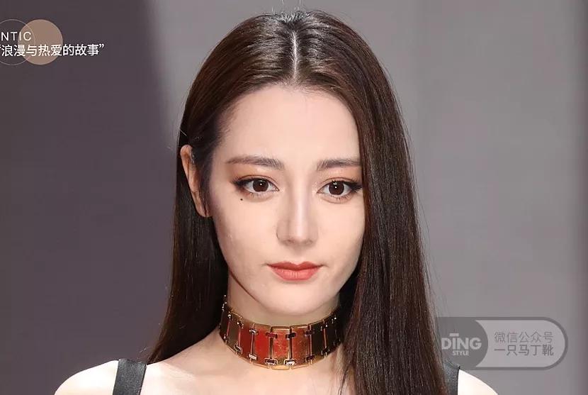 为什么有的人涂红色口红不好看,为什么有人涂口红显老气