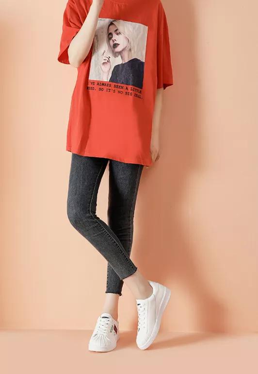 柳岩代言的运动鞋图片,柳岩代言的小白鞋