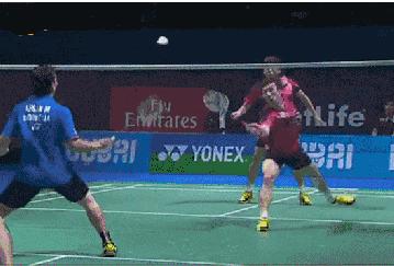 业余双打接发推球怎么推,业余双打接发别站太靠前