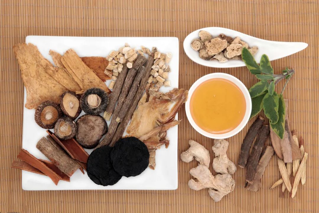 脸色暗沉黄褐斑如何调理,黄褐斑内调10种方法桃红四物汤