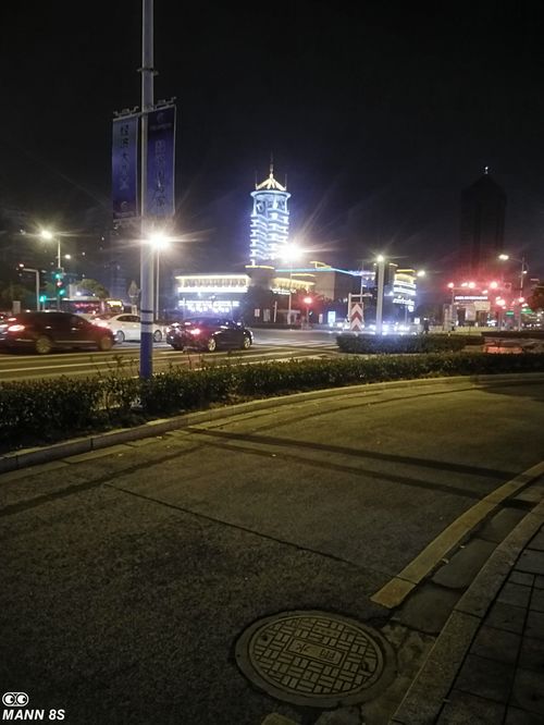 手机掉水里当场拿起来,手机掉入水中还可以正常使用