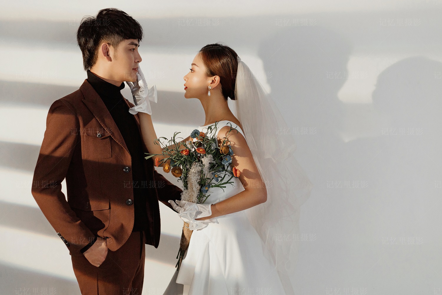 男生当伴郎可以带女朋友去接亲吗,男生可以当几次伴郎