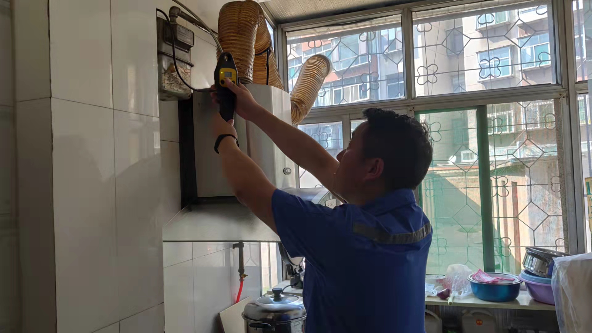 家用燃气安全设备服务,燃气具优惠活动现场