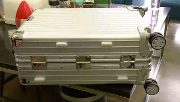 天猫买到假货拉杆箱,旗舰店买行李箱是真的吗