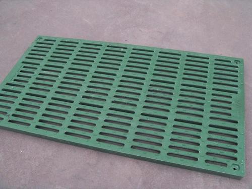 中小型养猪场的粪尿处理系统改造，老养猪户2幅图教你巧用漏粪板