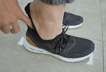 透气性巨好不磨脚的跑鞋,学生党防滑耐磨缓震的跑鞋推荐