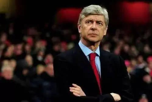 世界杯足球什么颜色,足球最经典的颜色