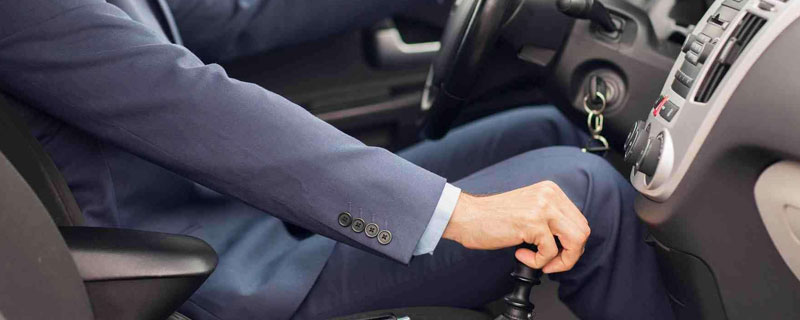 踩离合挂挡怎么松离合,换挡离合器的正确踩法