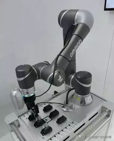 日本机器人和美国机器人,日本机器人对战美国机器人