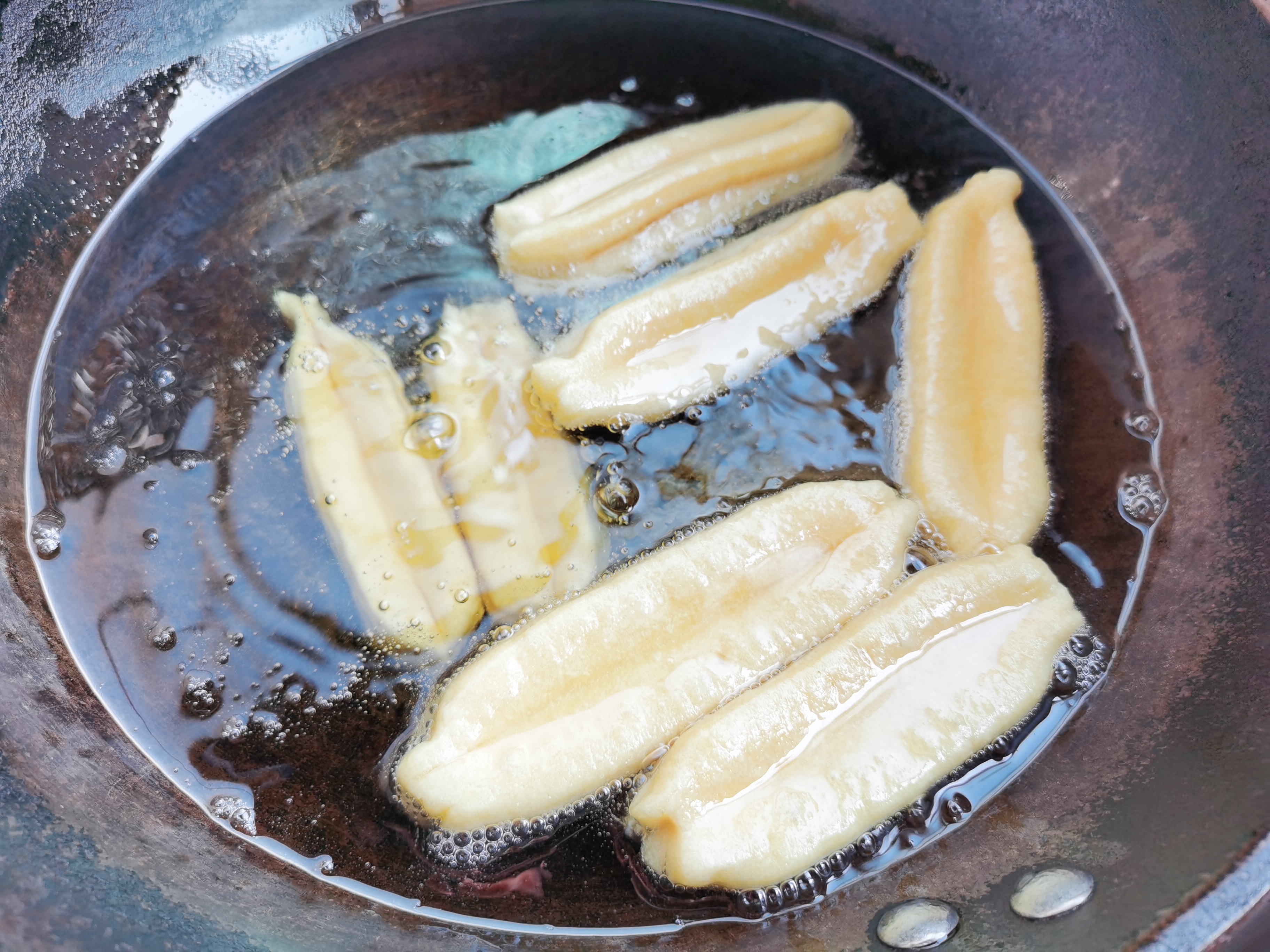 在家炸油条单用酵母和鸡蛋行吗,1斤面2个鸡蛋炸油条的配方