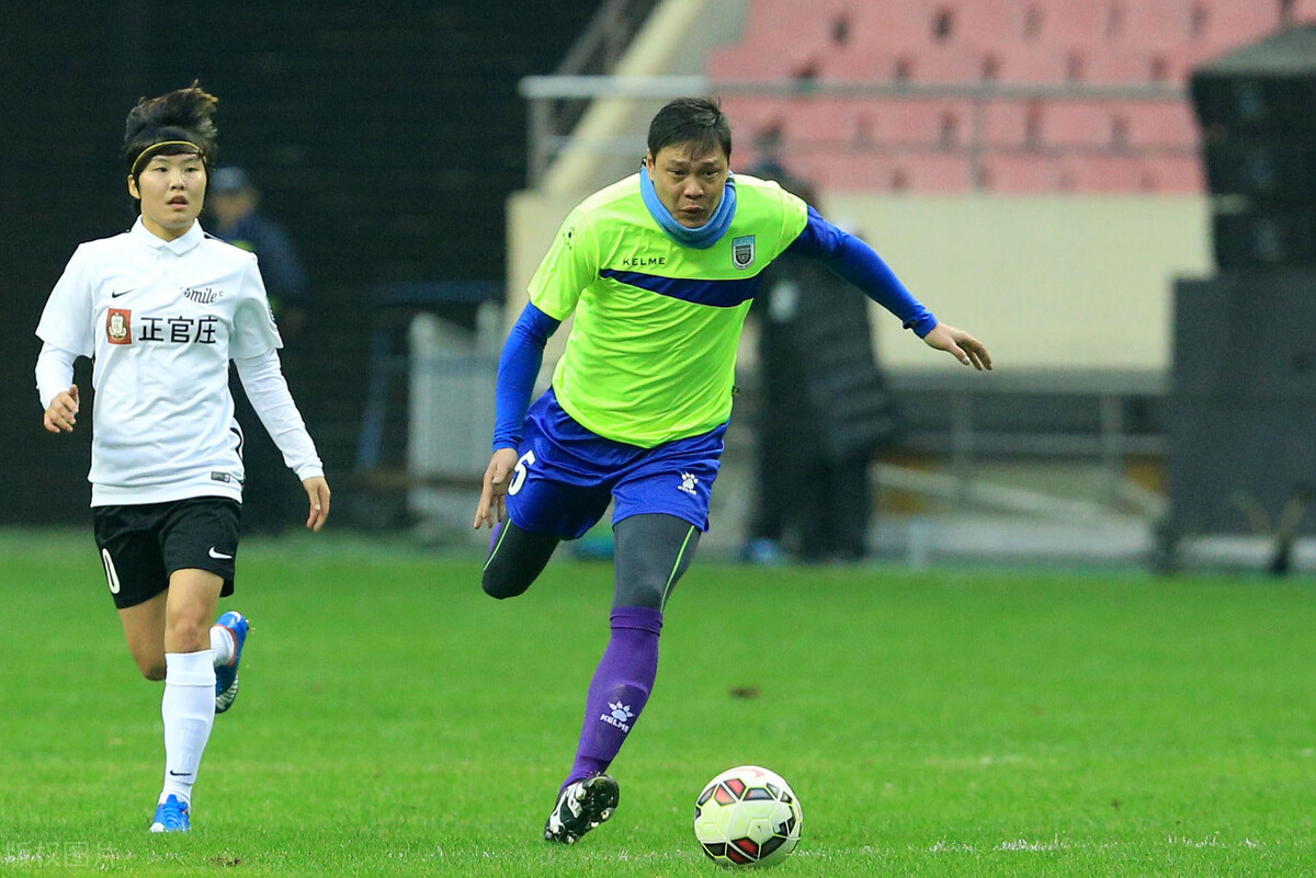 利物浦看中范志毅,当年范志毅进球视频