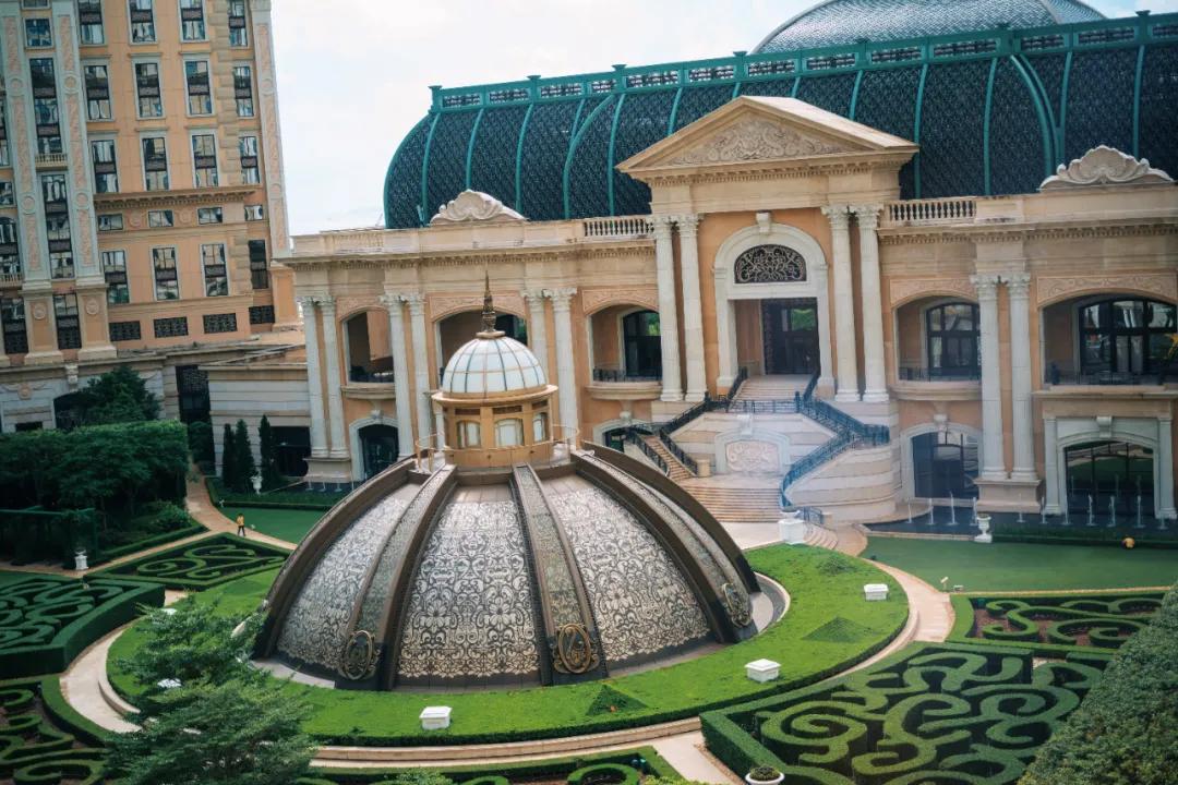 200块钱住北京,200块住酒店吃大餐