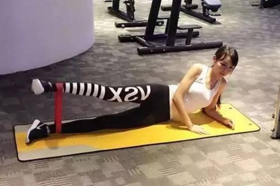 国足队员妻子,盘点新生代国足太太团