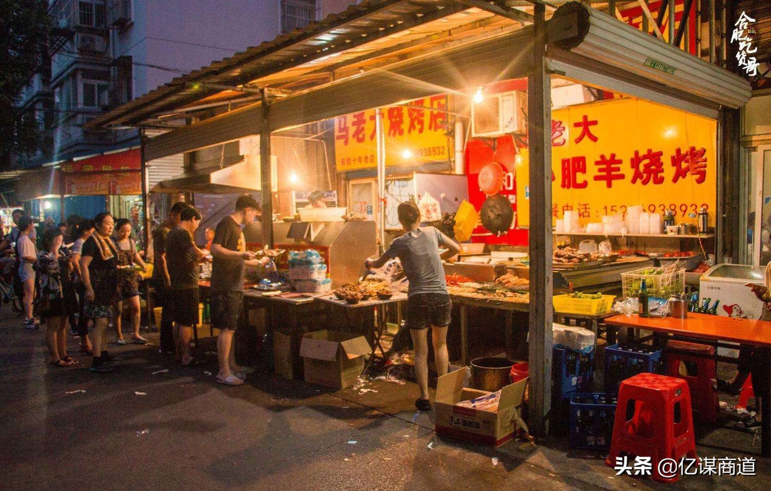 不起眼的路边摊轻松月入三万,一家30平的小店如何一年挣100w