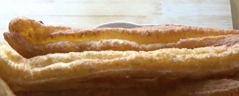 快速家庭炸油条的做法和配方,自己在家炸油条的做法和配方