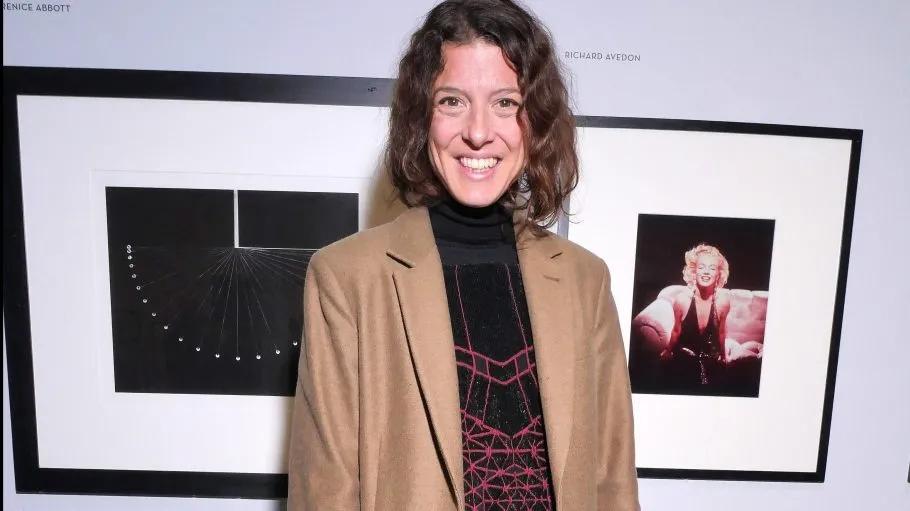 COS换logo引争议；北京SKP回应被投诉卖假货