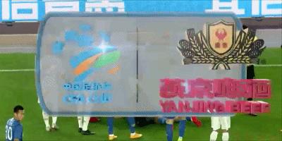 太吓人!足协杯再现恐怖1幕,21岁中场惨遭对手爆头当场昏迷