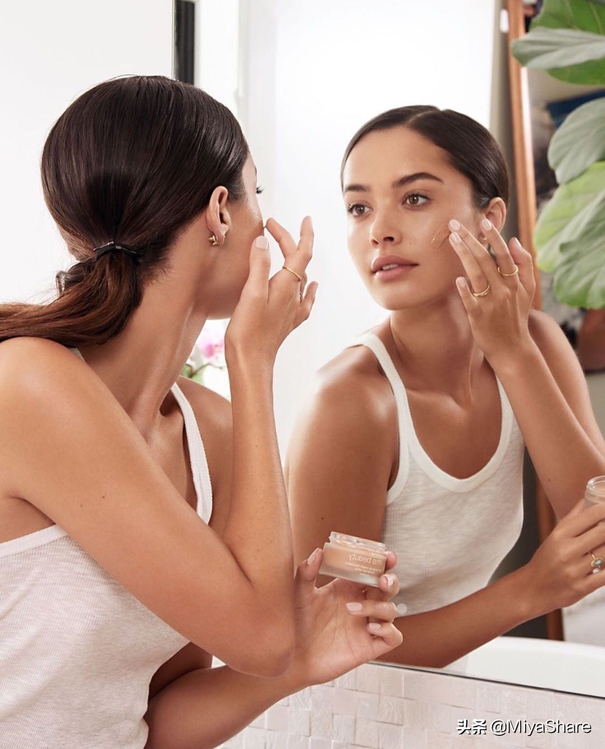 紧致焕颜精华小棕瓶测评,抗皱保湿小绿瓶精华