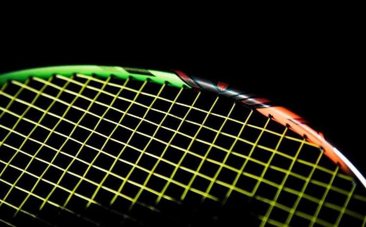 以速取胜川崎荣耀新品S7S6羽毛球拍对比评测