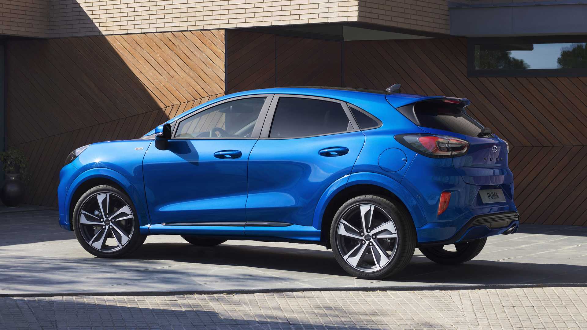 定位小型suv福特puma官图正式发布,全新福特puma海外售价公布