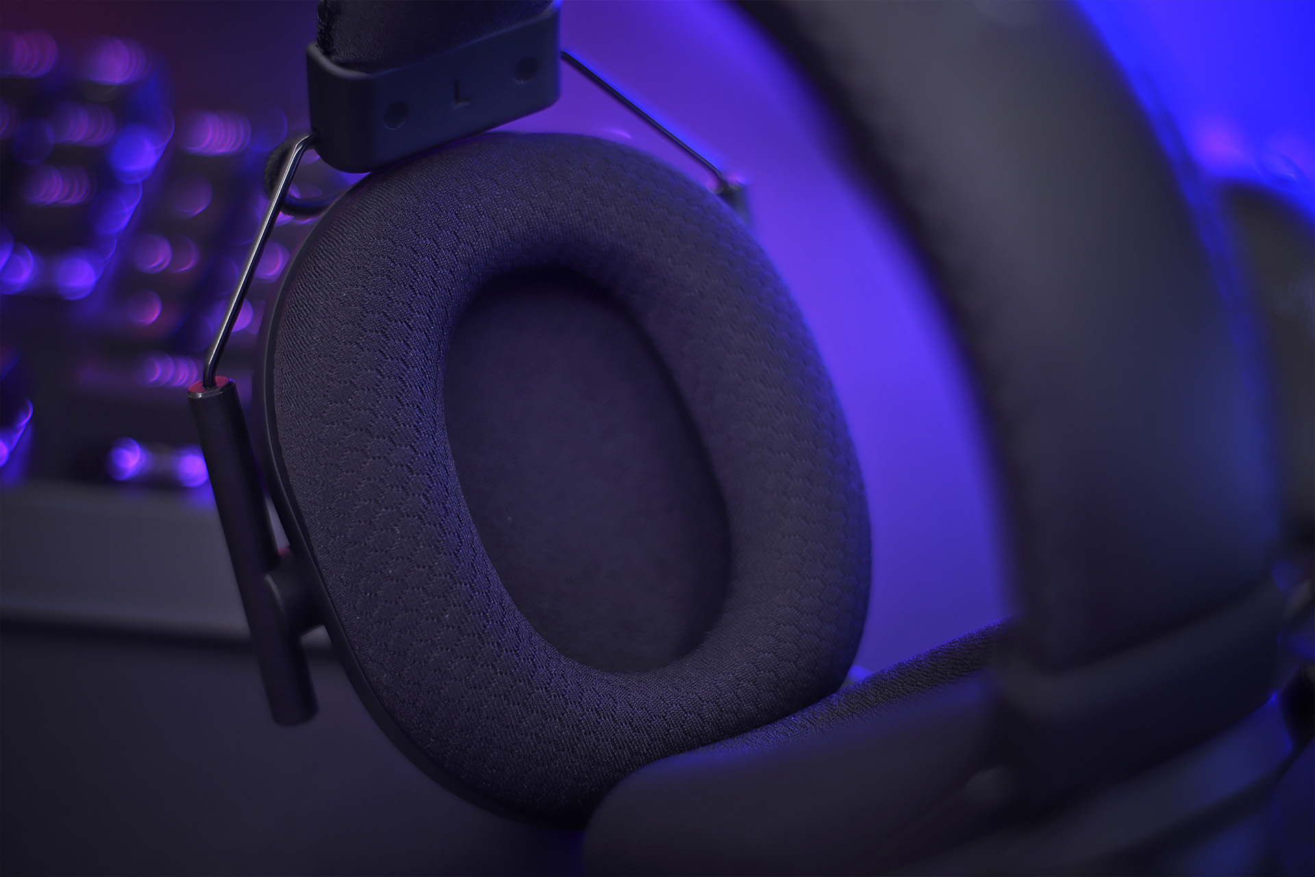 雷蛇无线入耳式游戏耳机电脑体验,雷蛇电竞耳机推荐头戴式蓝牙耳机