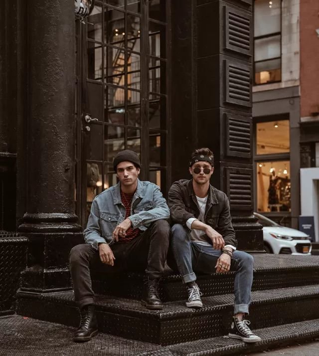 没有鞋带的英伦风马丁靴如何搭配,小个子马丁靴的多种穿搭