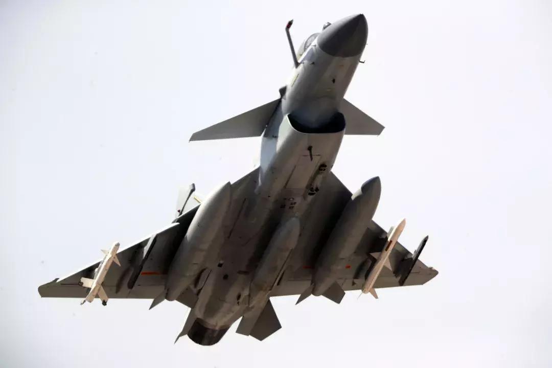 歼10在实战中的性能如何,歼10到底有什么优点