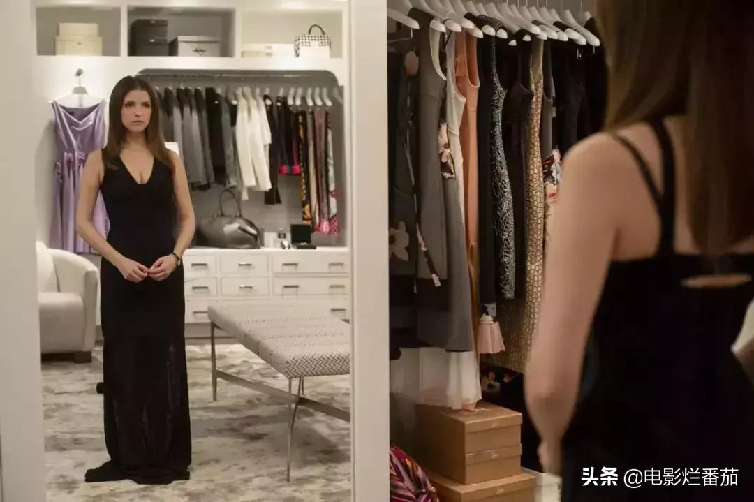 “绯闻女孩”演绎腹黑“婊砸”，今年最婊电影一定是这部！