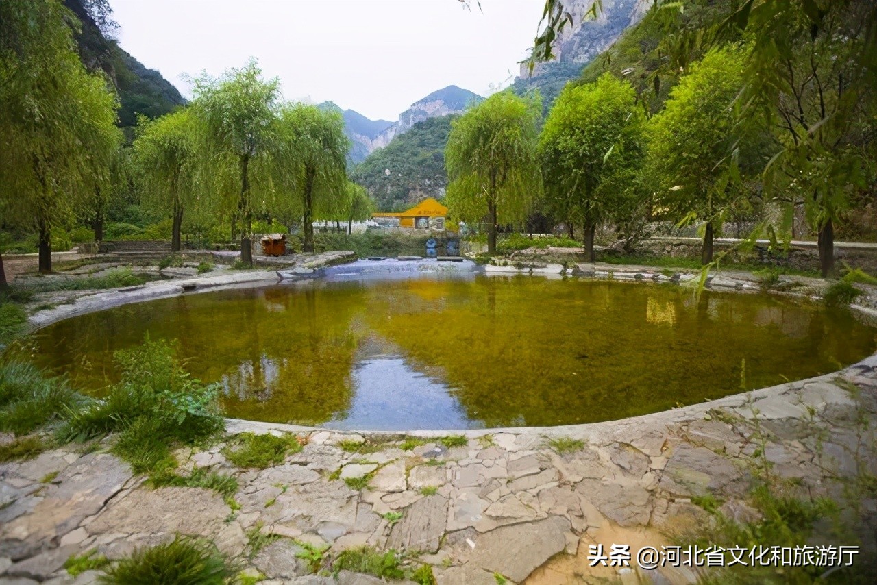 沕沕水景区几月份去最好,沕沕水水帘洞和百丈飞瀑