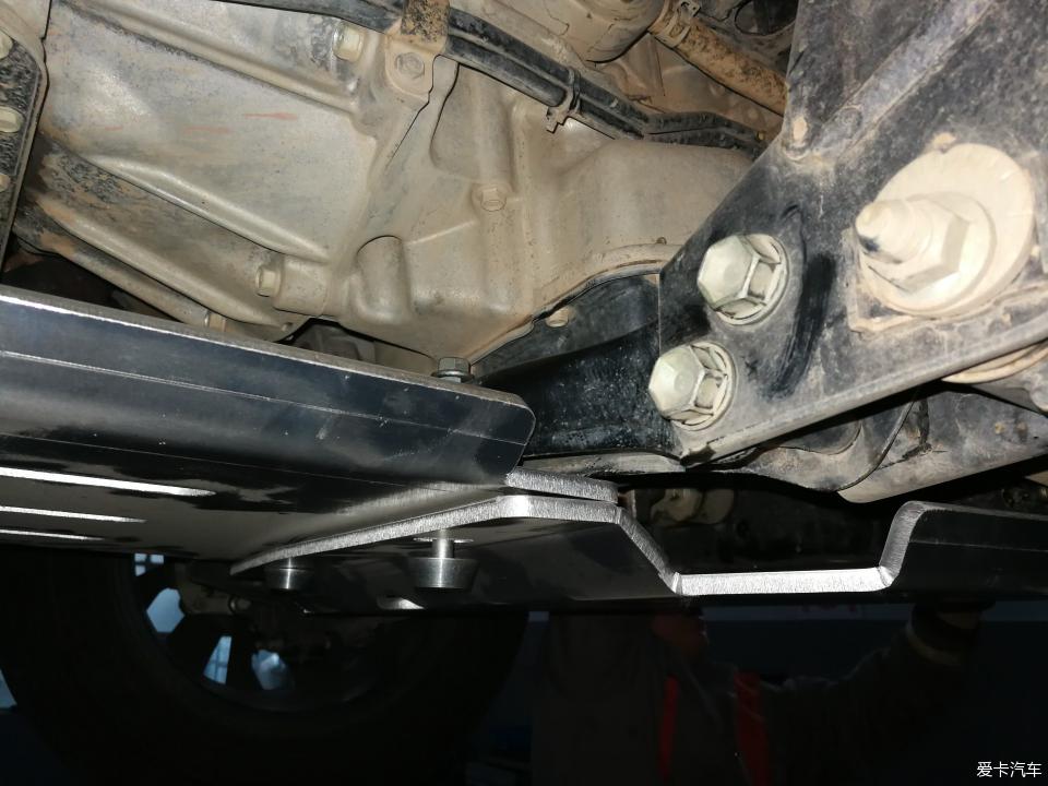 途达2021款2.5t柴油版越野视频,2021款途达四驱七座越野视频