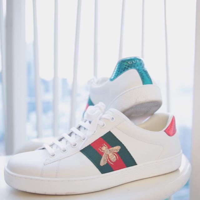 小白运动鞋配什么穿更好看,小白鞋和运动鞋哪个适合运动