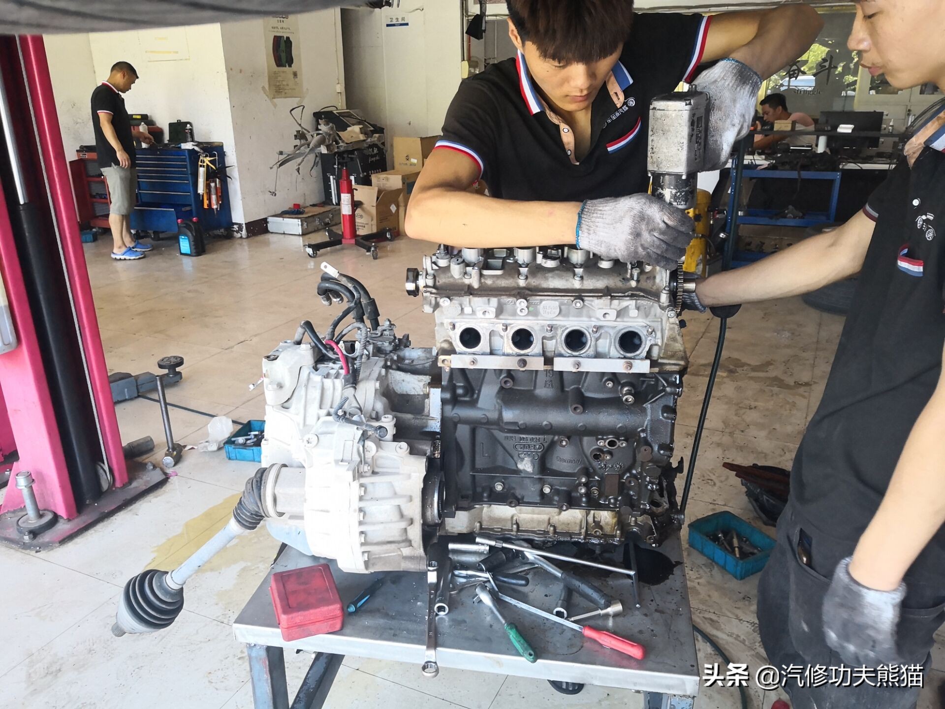 2017款途观丝绸之路1.8t烧机油吗,途观2015款1.8t四驱豪华版烧机油