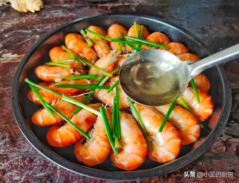虾焯水的正确做法,煮虾煮几分钟才不会老很嫩
