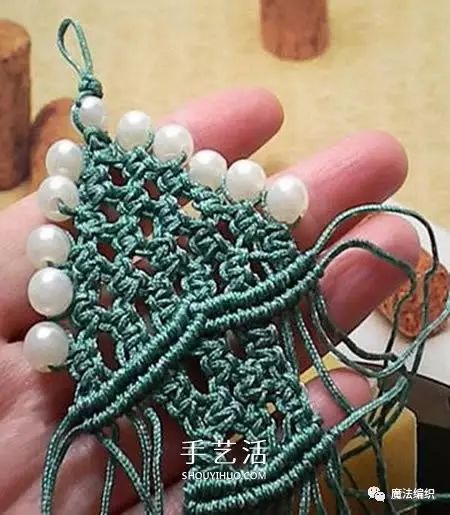 圣诞树小挂件简易编织教程,圣诞树编织小挂件图片