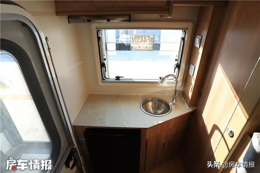 房车汽油四驱最新款,依维柯四驱汽油版房车