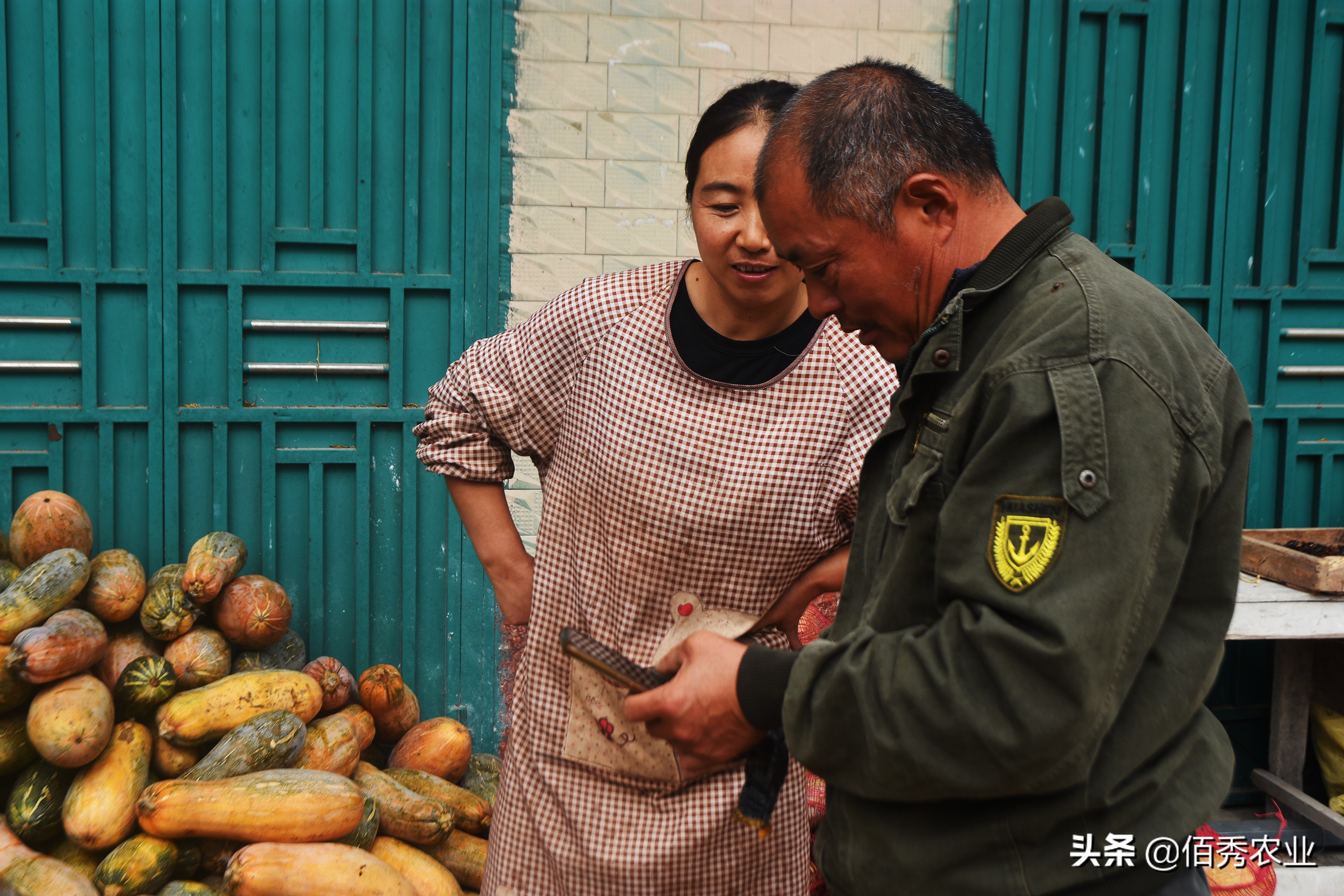 一个农村妇女可以做什么赚钱养家,农村妇女什么不懂可以做什么赚钱